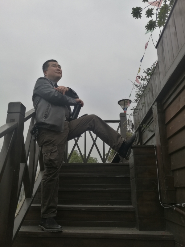 孤单背影的第一张照片--明溪相亲网