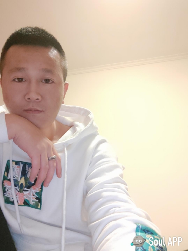 Away的第一张照片--明溪相亲网