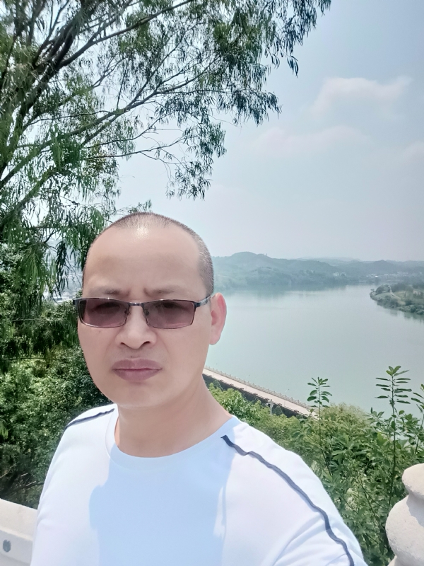 随缘随性的第一张照片--明溪相亲网