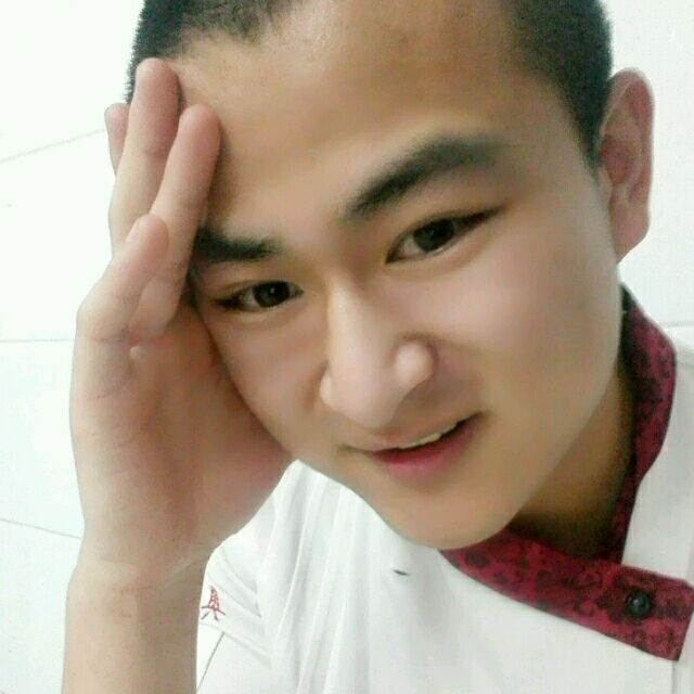 人潮拥挤的第一张照片--明溪相亲网