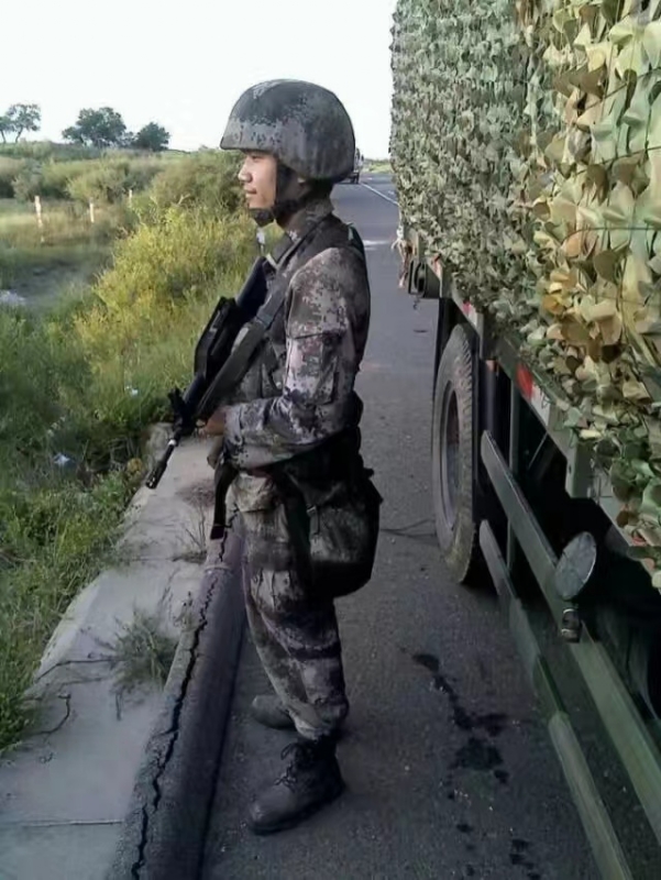 搬砖中的第一张照片--明溪相亲网
